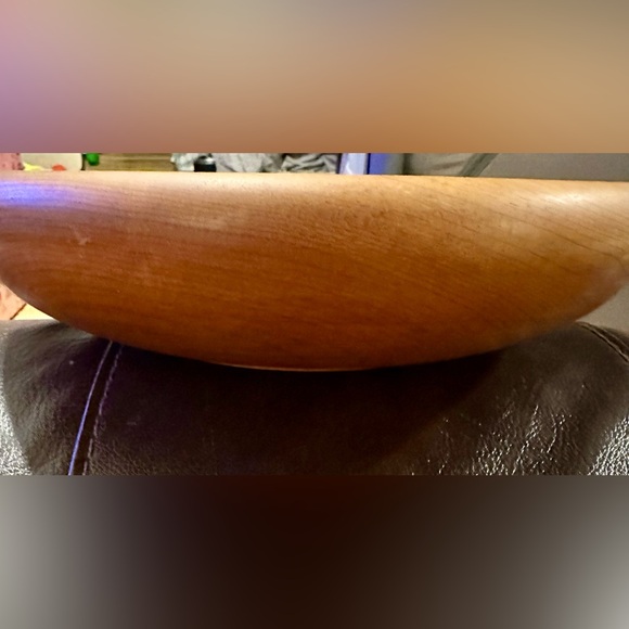 1978 Handmade Rustic Wooden Bowl - Picture 5 of 5